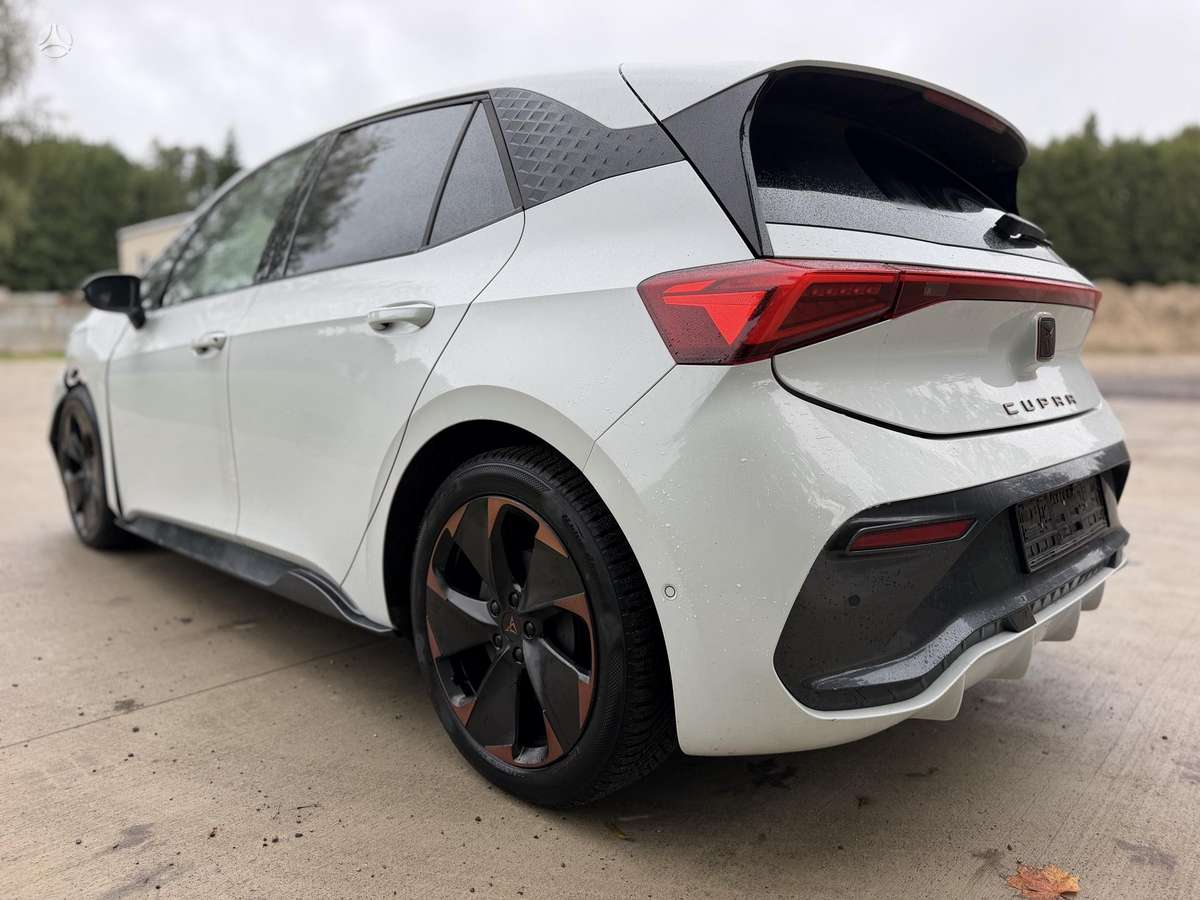Cupra Born, 70 кВт·ч, Хэтчбек