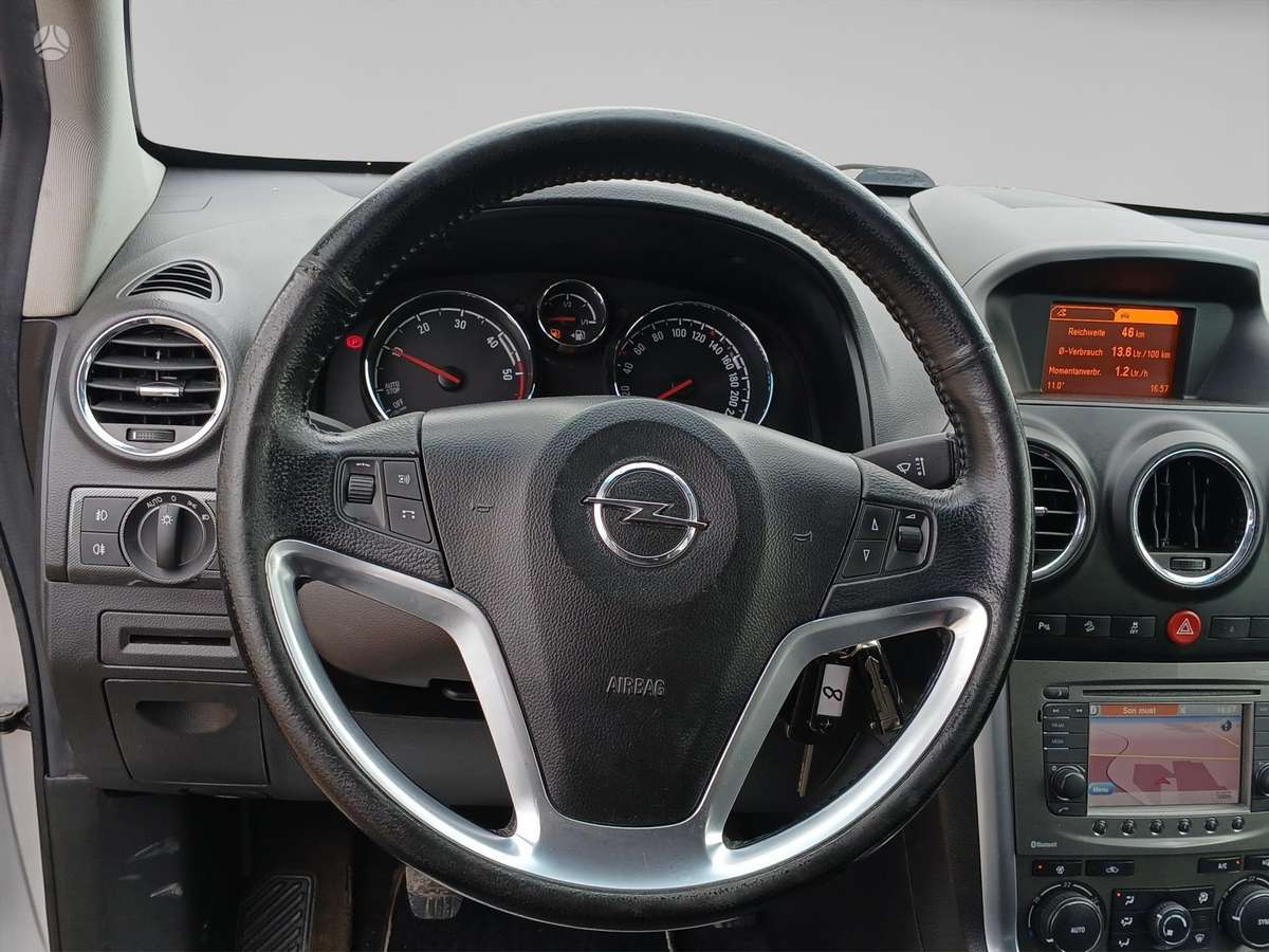 Opel Antara, 2.2 l., off-road / crossover