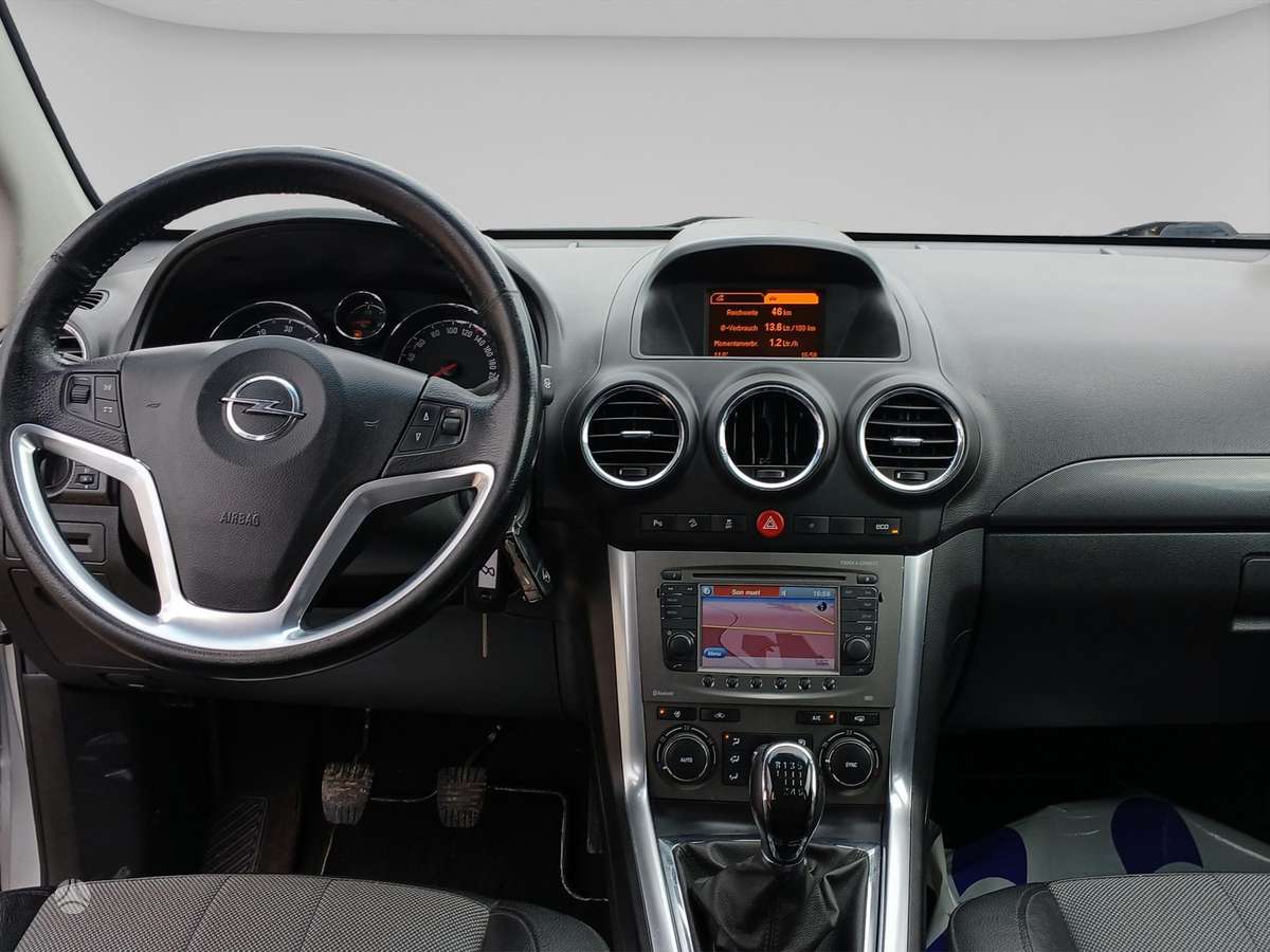 Opel Antara, 2.2 l., off-road / crossover