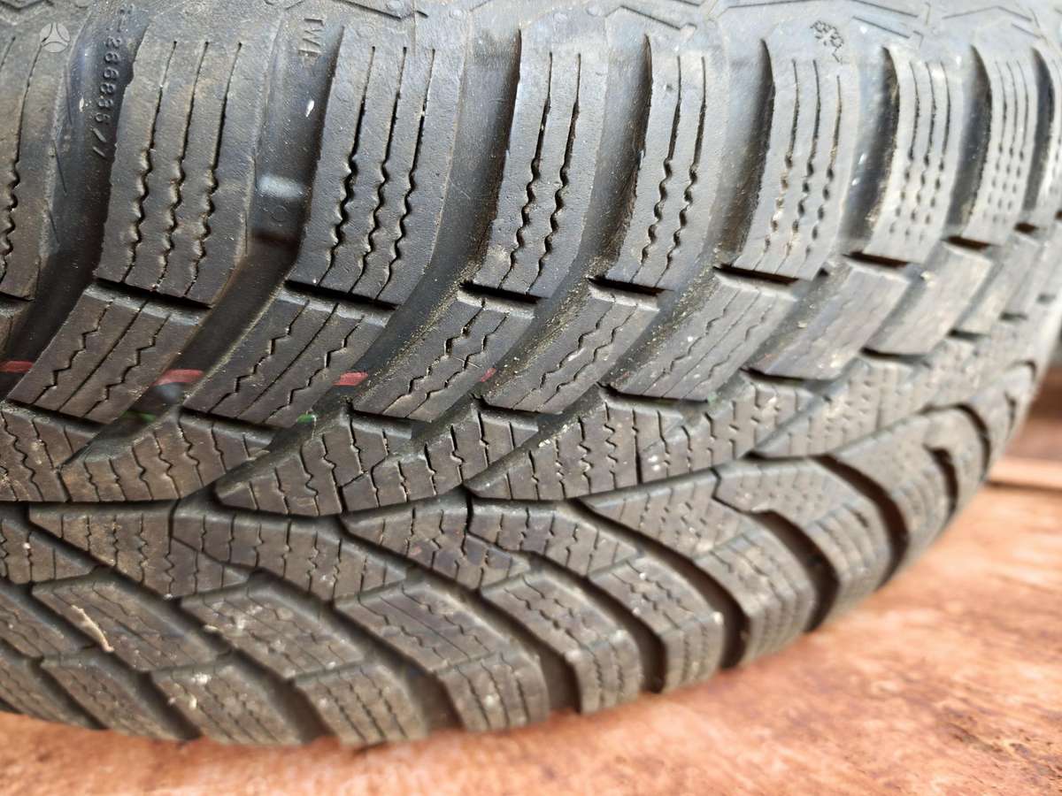 Audi A4, tērauda apzīmogoti, R16