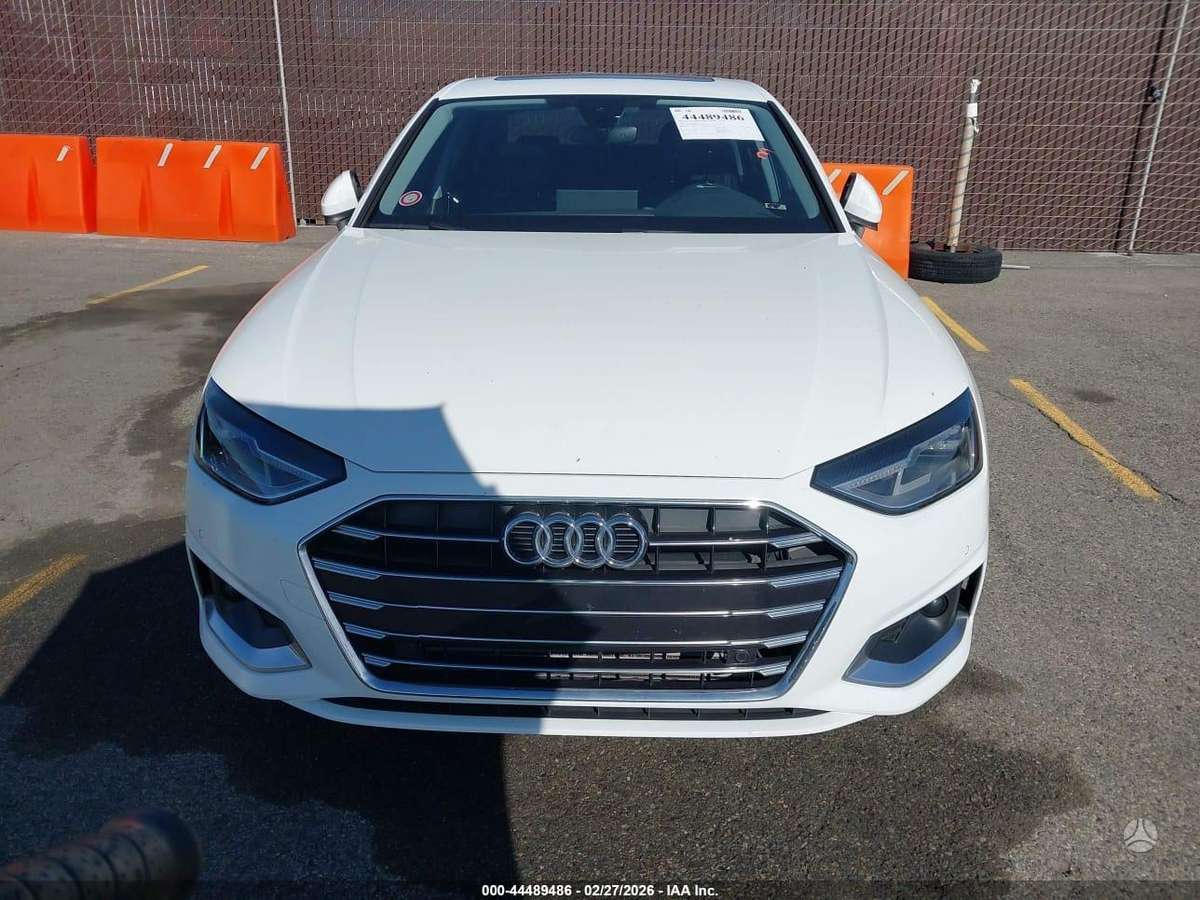 Audi A4, 2.0 l., Седан