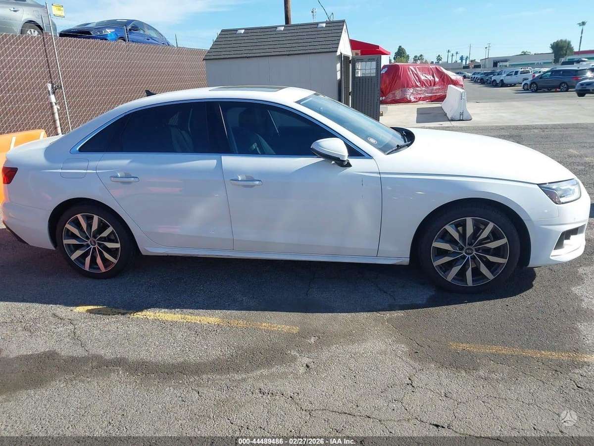 Audi A4, 2.0 l., Седан