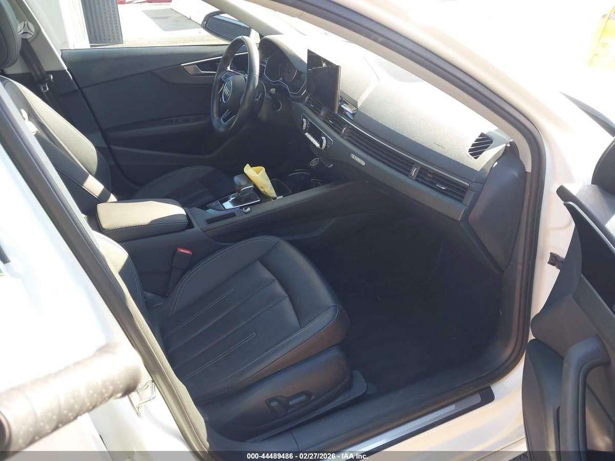 Audi A4, 2.0 l., Седан