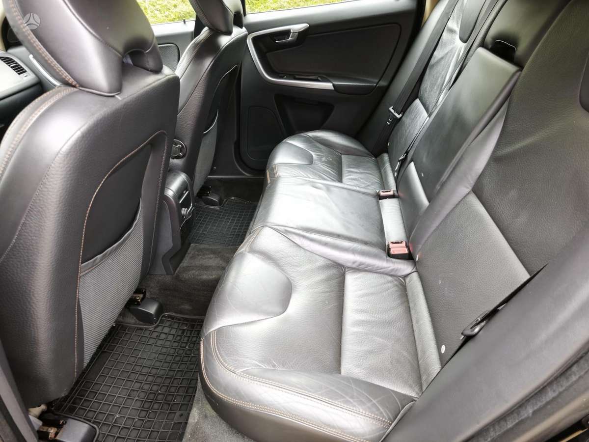 Volvo XC60, 2.4 l., Внедорожник / Кроссовер