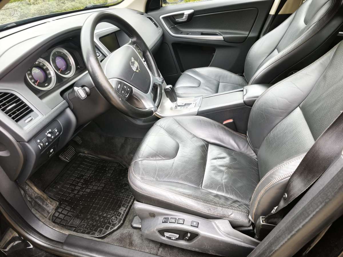 Volvo XC60, 2.4 l., Внедорожник / Кроссовер