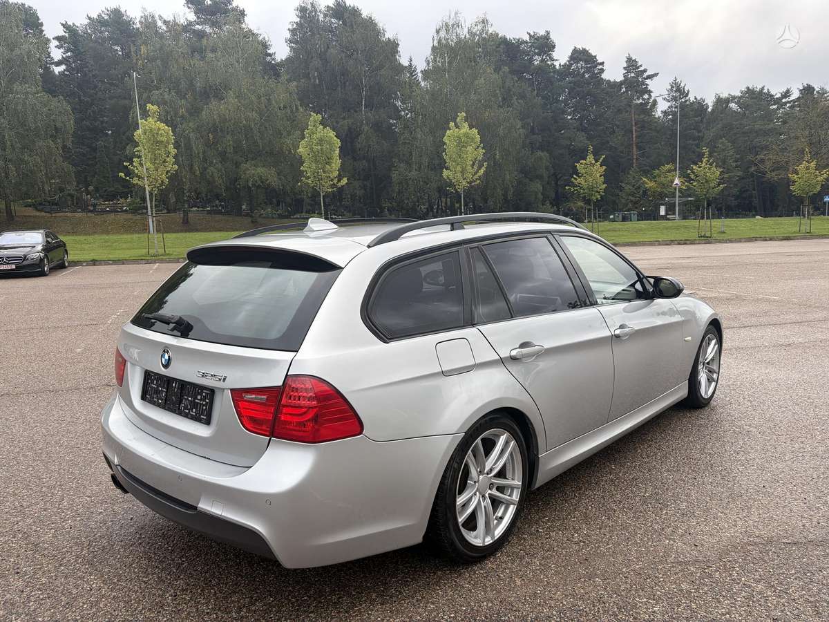 BMW 325, 2.5 l., wagon
