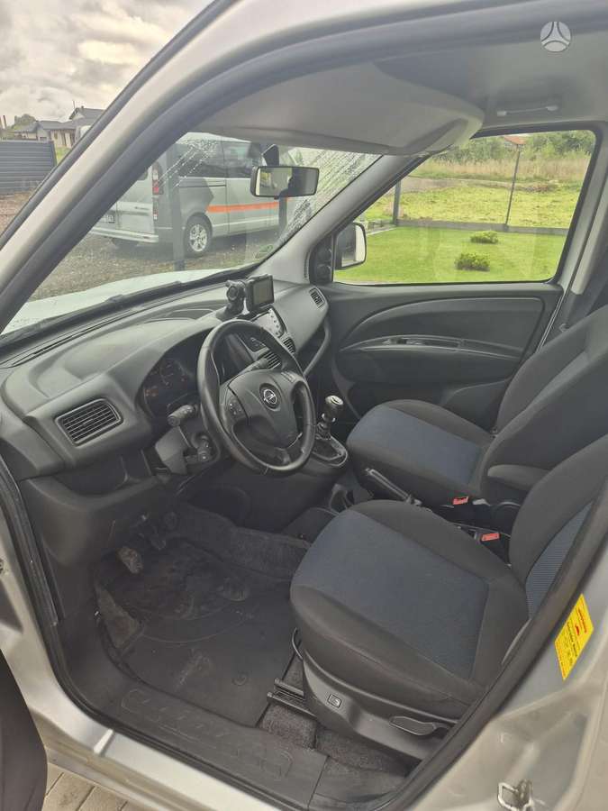 Opel Combo, 1.6 l., mpv / minivan