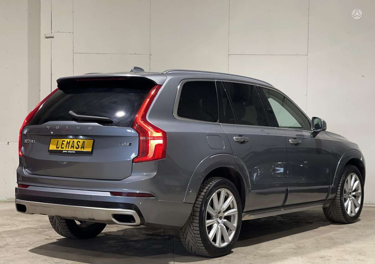 Volvo XC90, 2.0 l., off-road / crossover