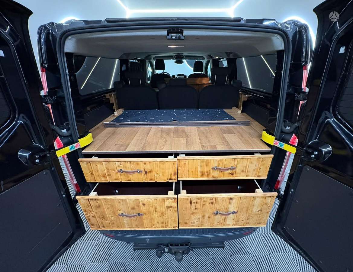 Ford Transit Custom, 2.2 l., Минивэн