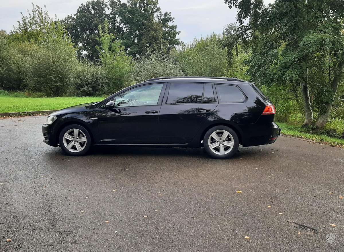 Volkswagen Golf 2014 — rear view