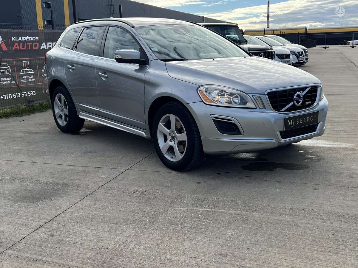 Volvo XC60, 2.4 l., off-road / crossover