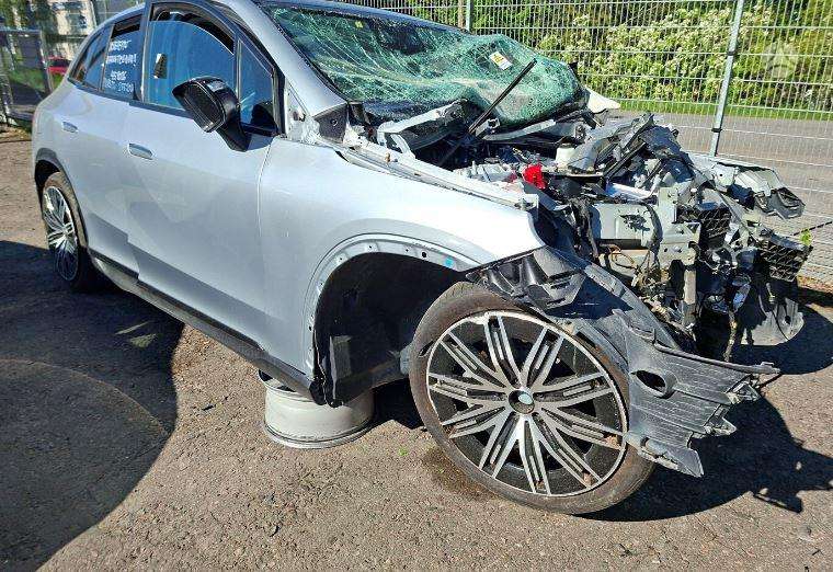 Mercedes-Benz EQE по частям