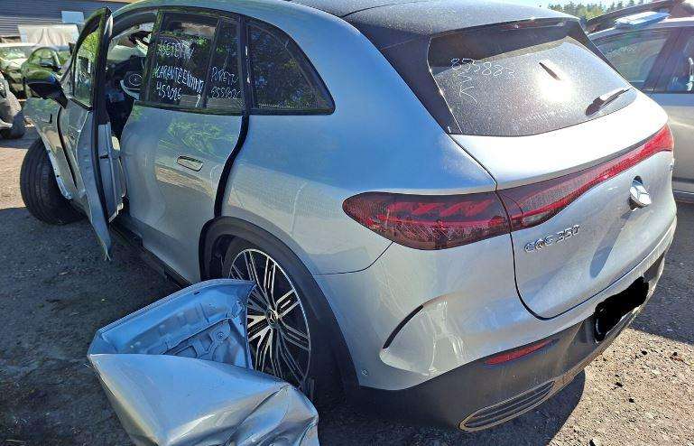Mercedes-Benz EQE dalimis