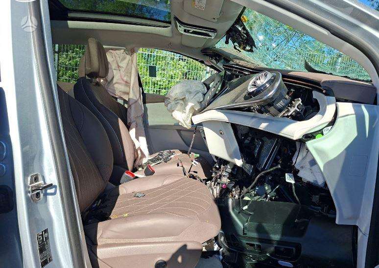 Mercedes-Benz EQE по частям