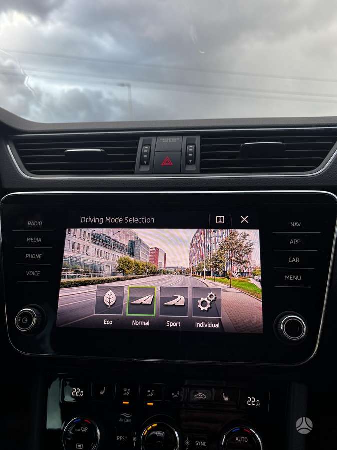 Skoda Superb, 2.0 l., Седан
