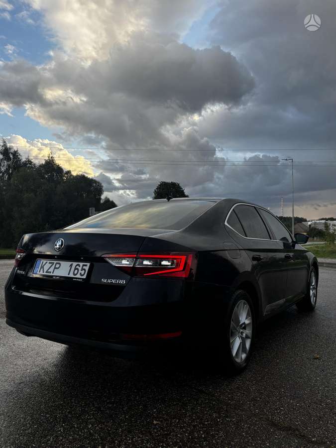 Skoda Superb, 2.0 l., Седан