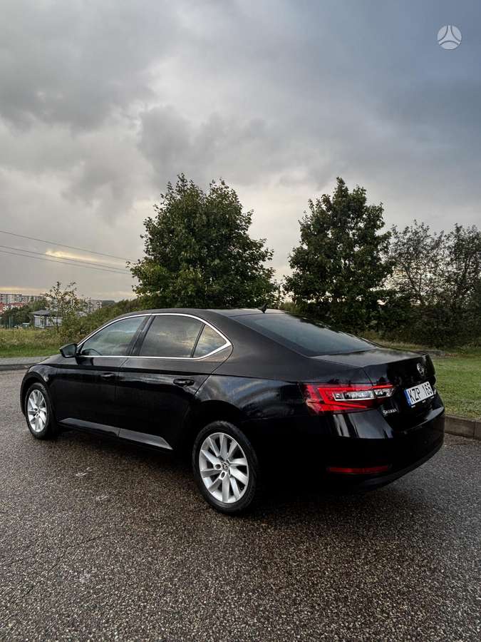 Skoda Superb, 2.0 l., Седан