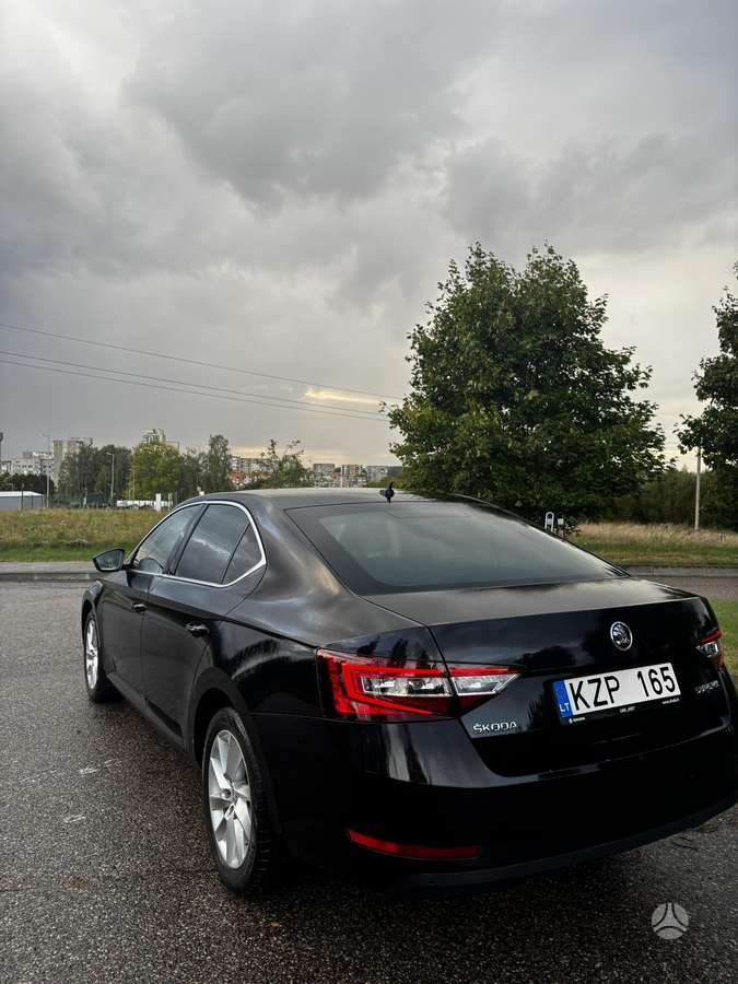 Skoda Superb, 2.0 l., Седан