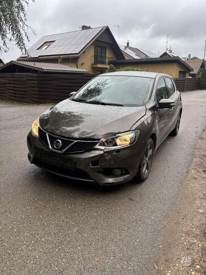 Nissan Pulsar, 1.2 l., hatchback