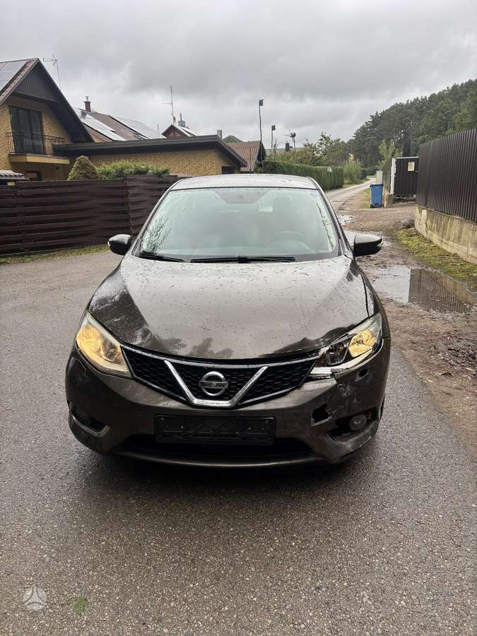Nissan Pulsar, 1.2 l., hatchback