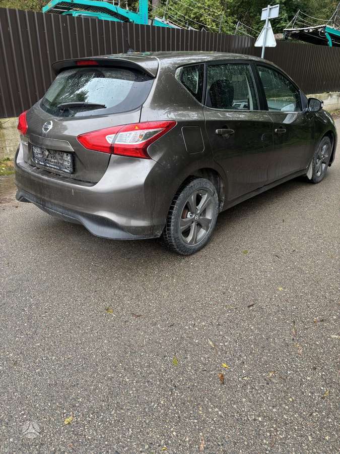 Nissan Pulsar, 1.2 l., hatchback