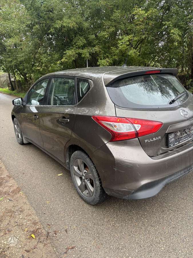 Nissan Pulsar, 1.2 l., hatchback