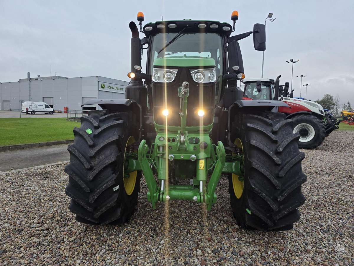John Deere 6250R, tractors