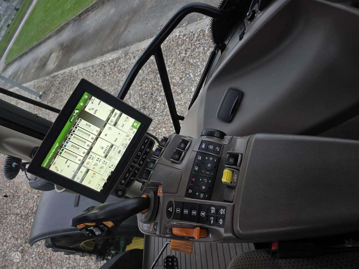John Deere 6250R, tractors