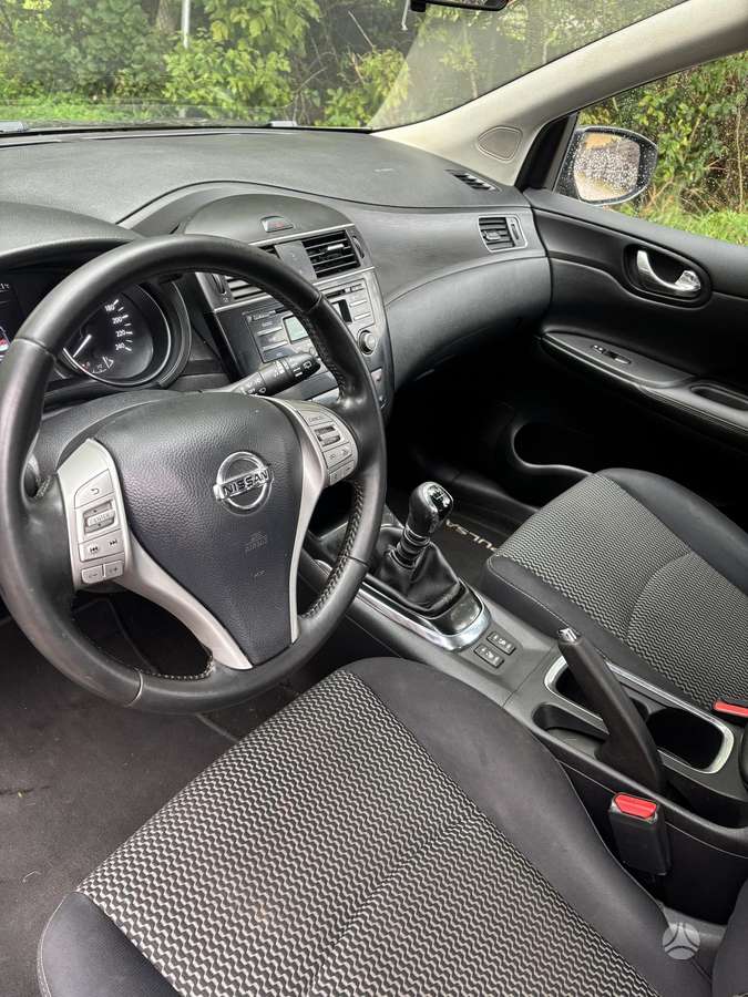 Nissan Pulsar, 1.2 l., hatchback