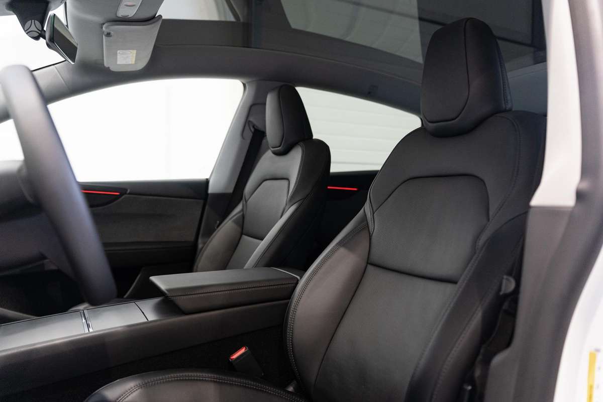 Tesla Model Y, 78 kWh, off-road / crossover