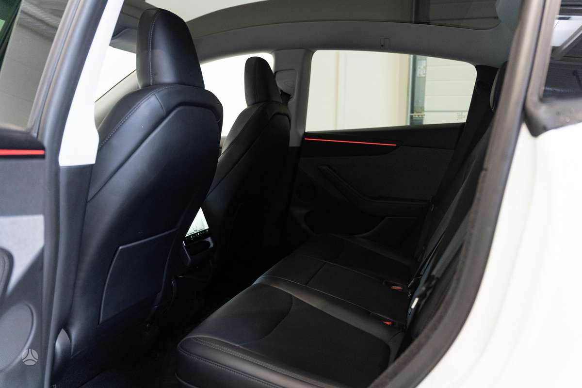 Tesla Model Y, 78 kWh, off-road / crossover