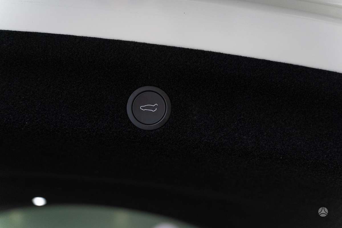 Tesla Model Y, 78 kWh, off-road / crossover