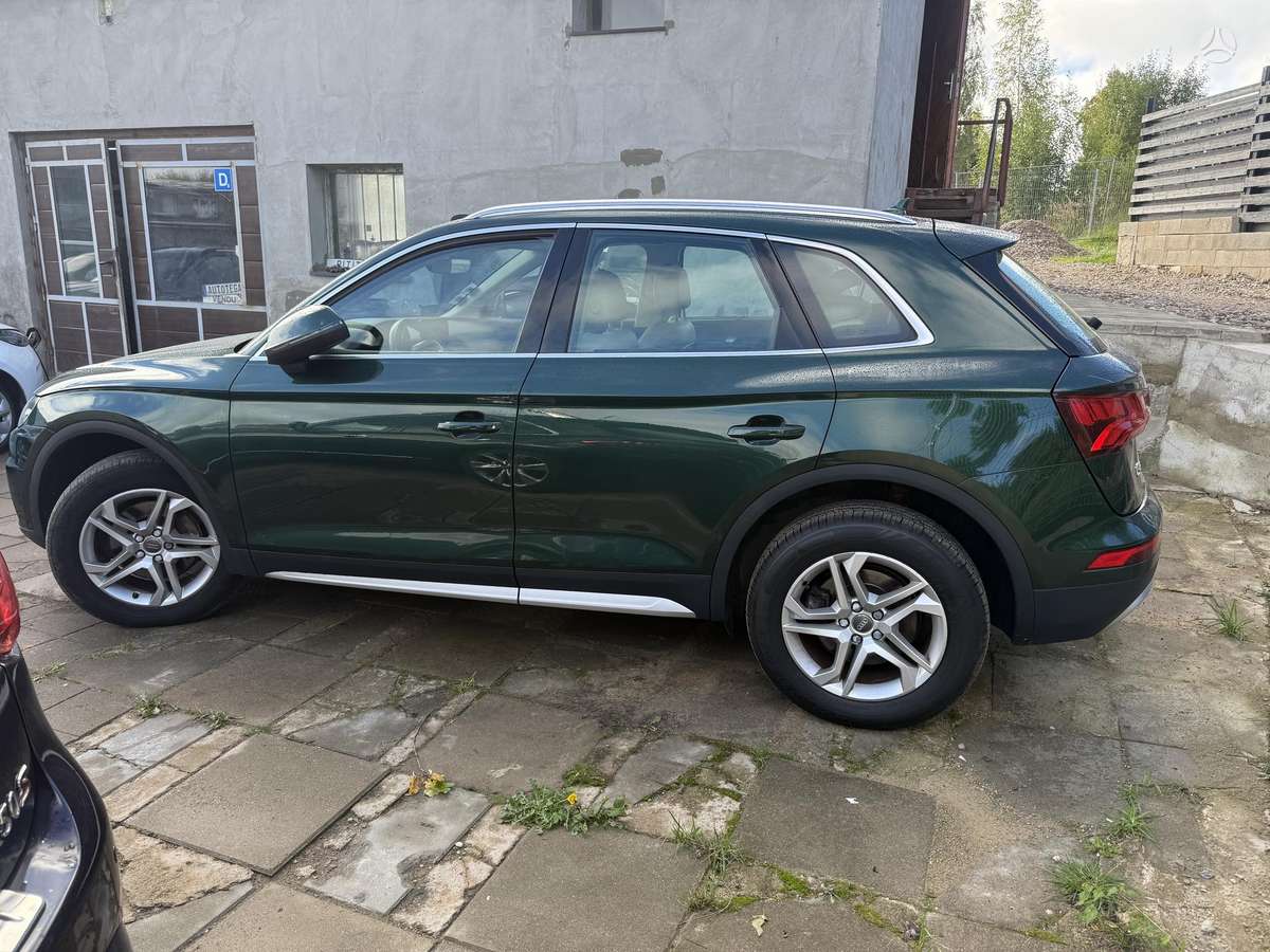 Audi Q5, 2.0 l., off-road / crossover