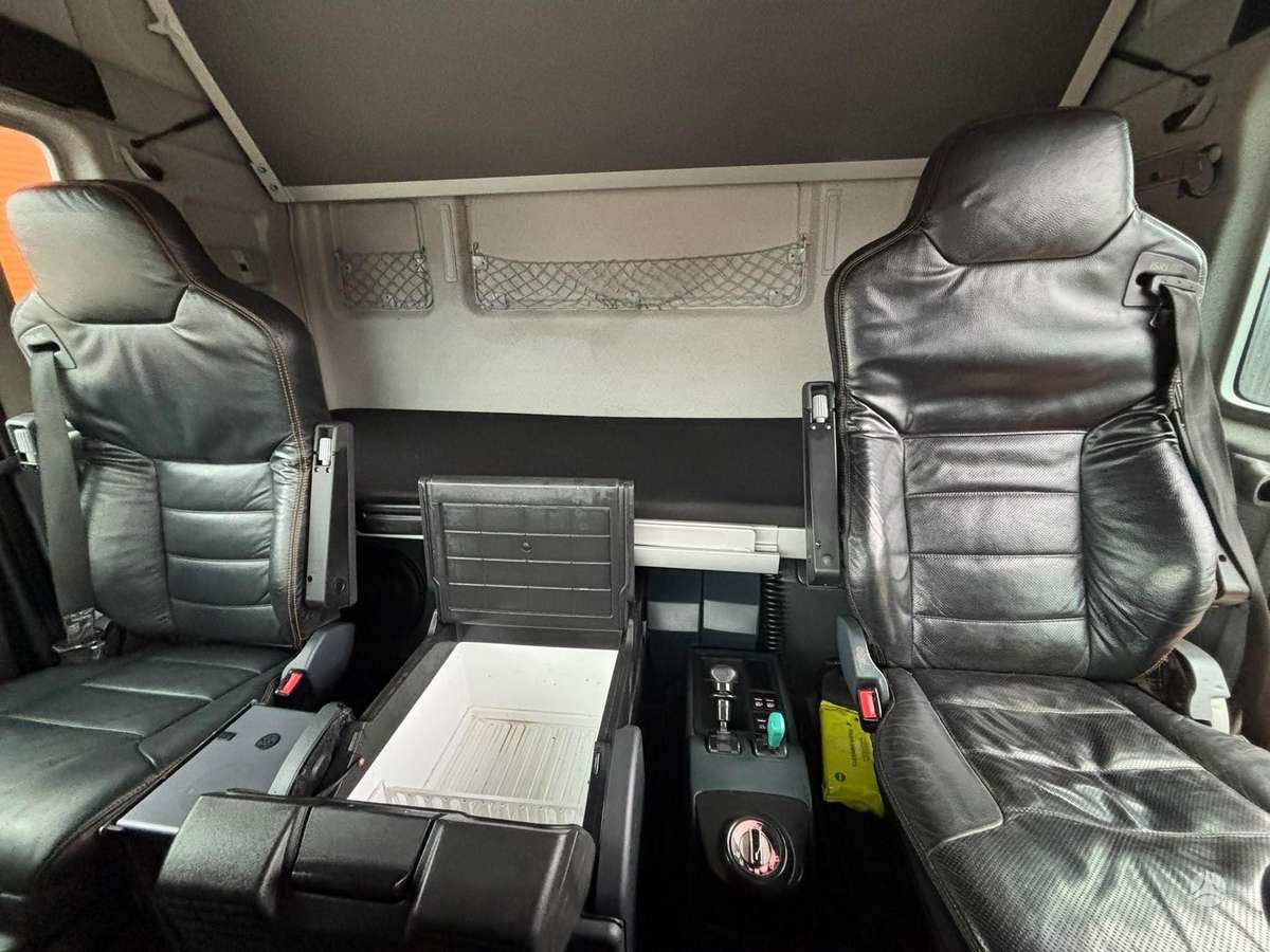MAN TGX 33.560 6x4, single sleeper 2015-05 m., | A32393540