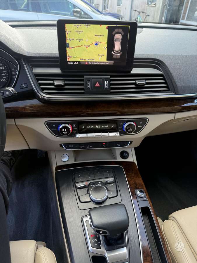 Audi Q5, 2.0 l., Внедорожник / Кроссовер