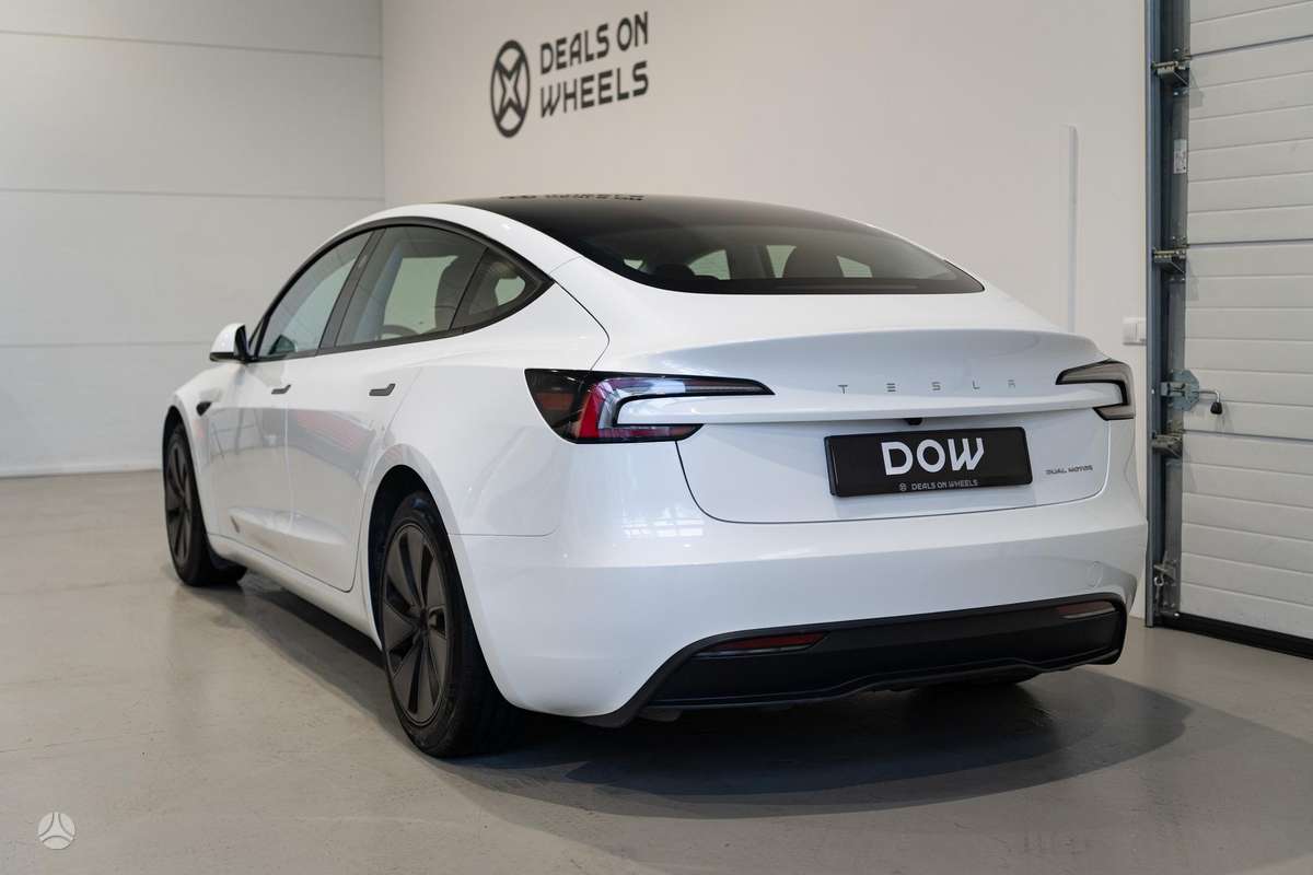 Tesla Model 3, 82 kWh, hatchback