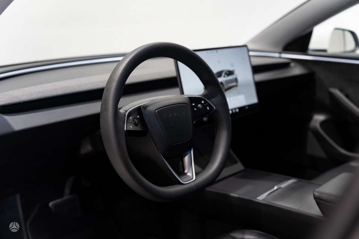Tesla Model 3, 82 kWh, hatchback