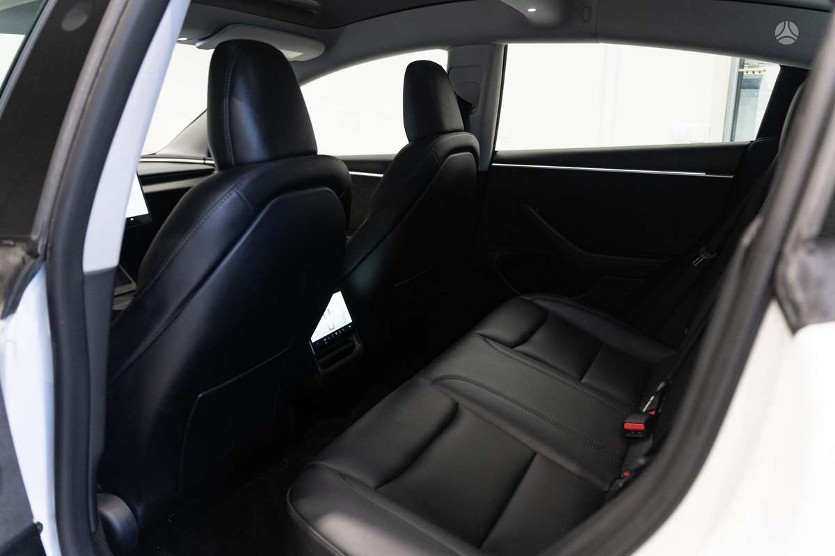 Tesla Model 3, 82 кВт·ч, Хэтчбек