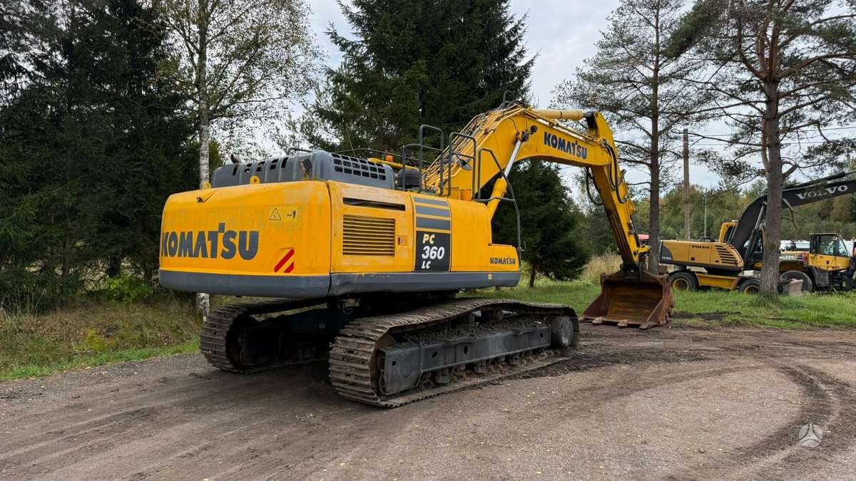 Komatsu PC360LC-10, excavator