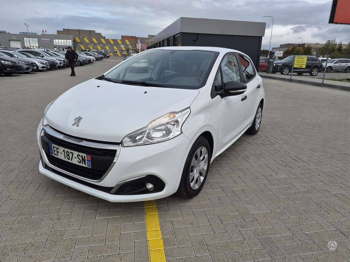 Peugeot 208, 1.6 l., hatchback