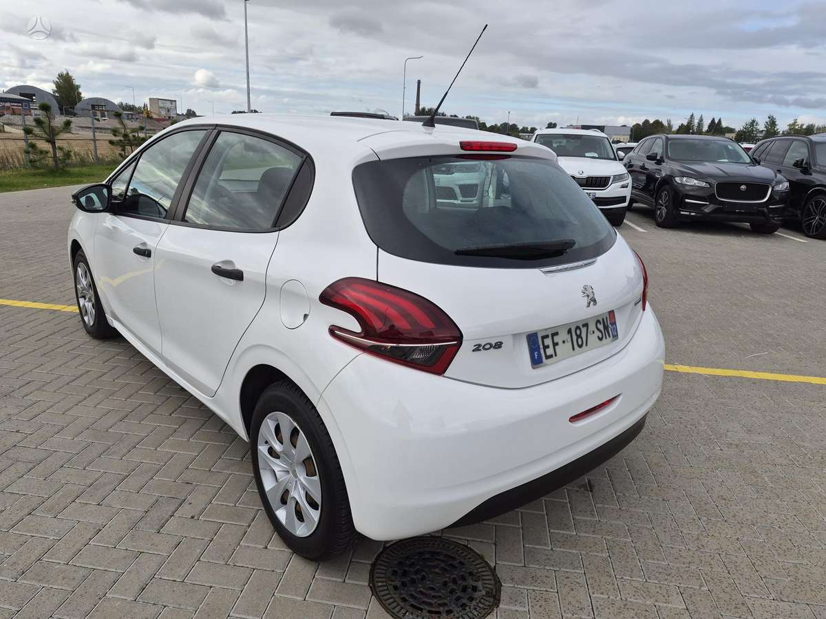 Peugeot 208, 1.6 l., hatchback