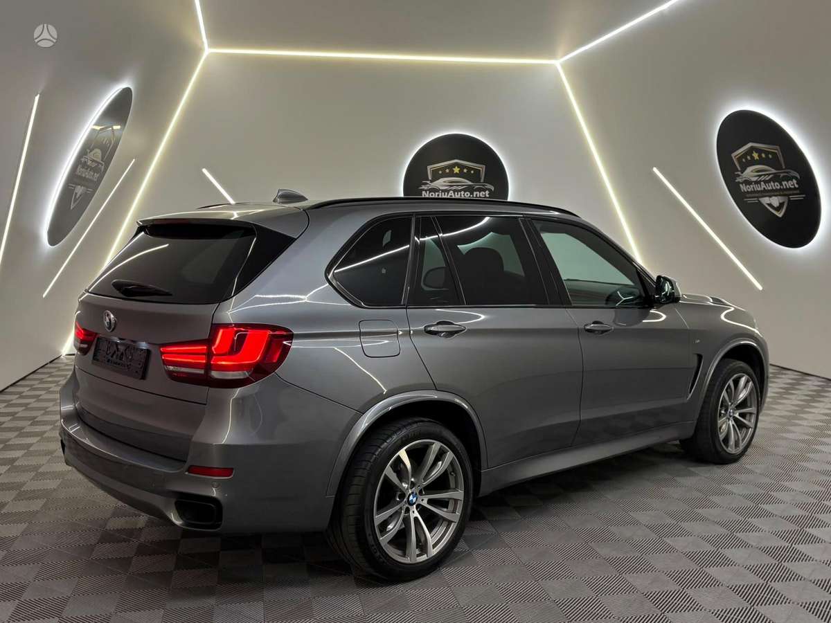 BMW X5, 3.0 l., off-road / crossover