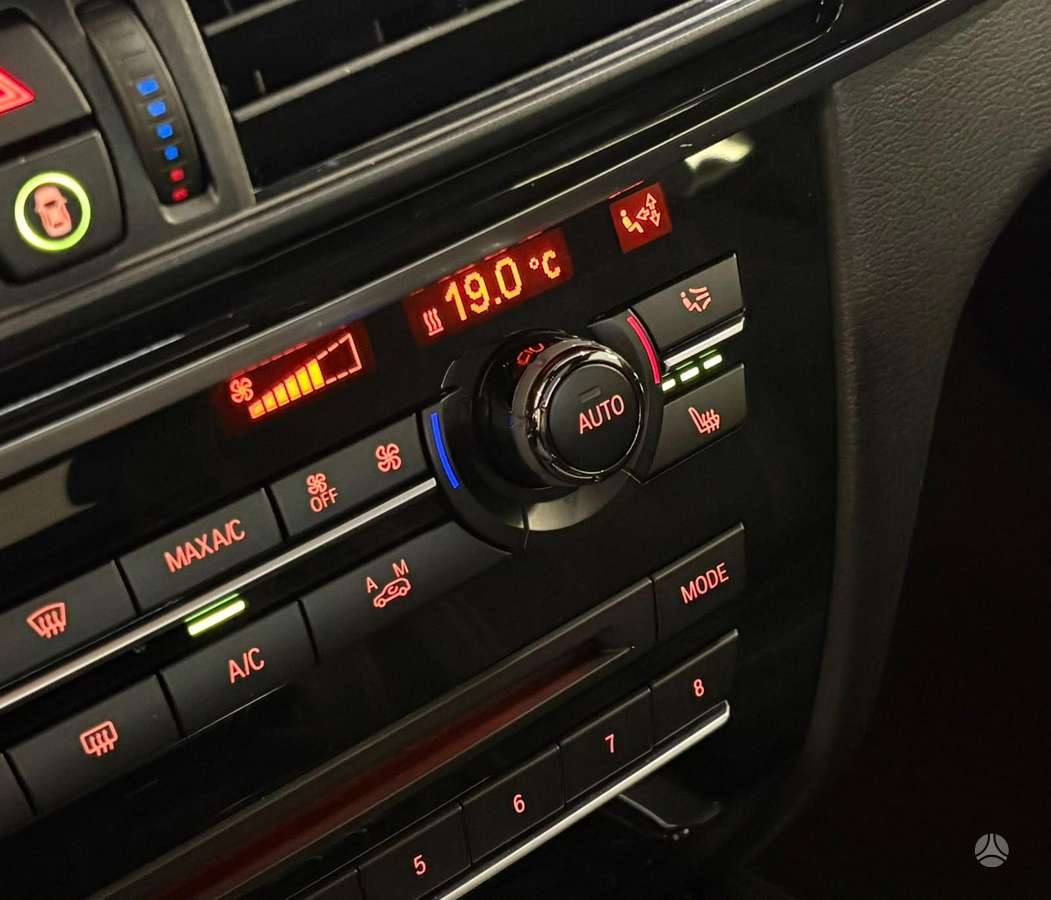 BMW X5, 3.0 l., off-road / crossover