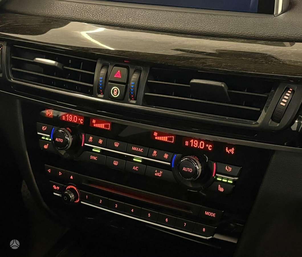 BMW X5, 3.0 l., off-road / crossover