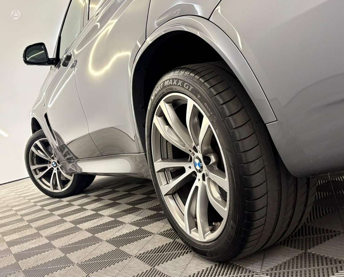 BMW X5, 3.0 l., off-road / crossover