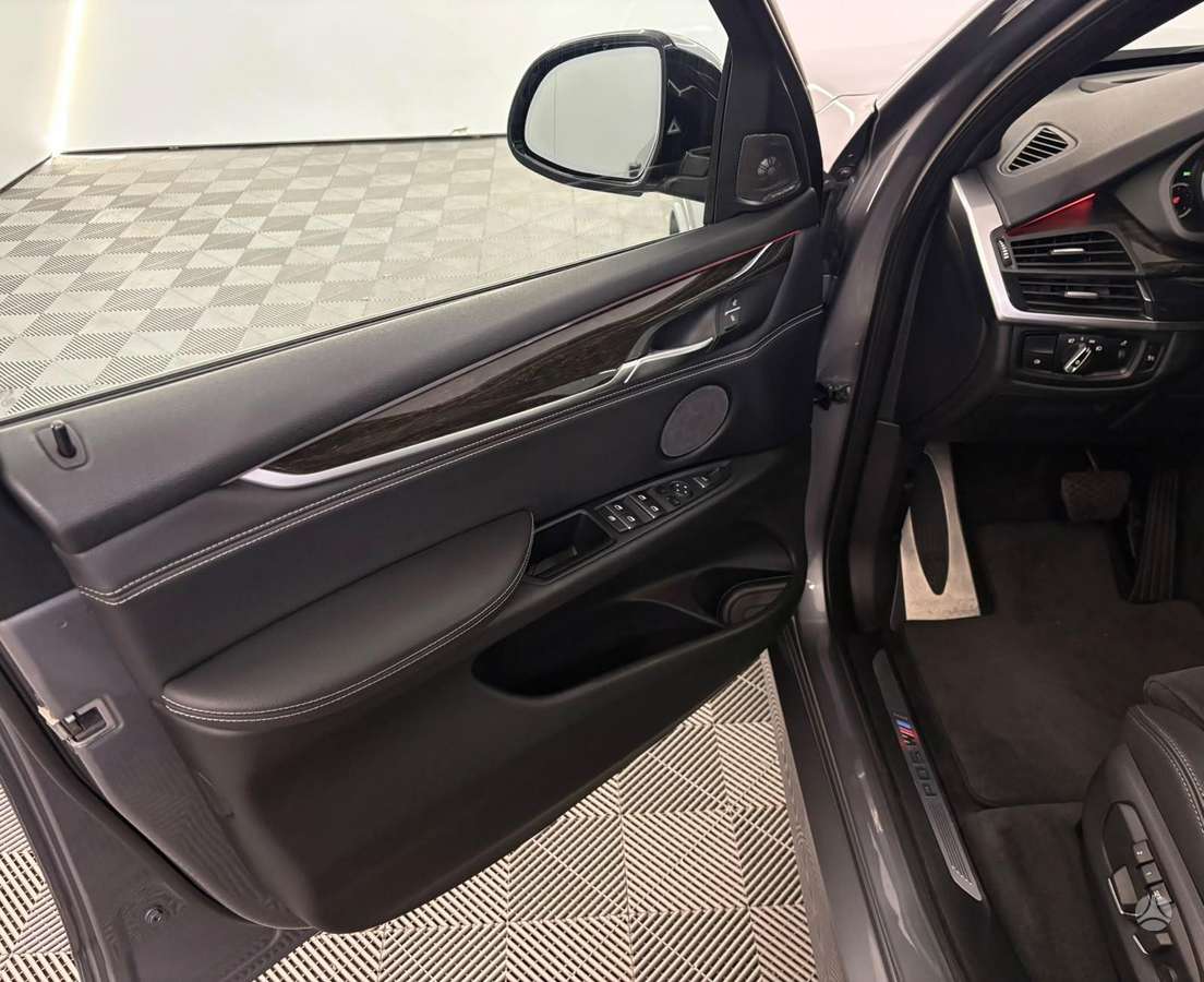BMW X5, 3.0 l., off-road / crossover