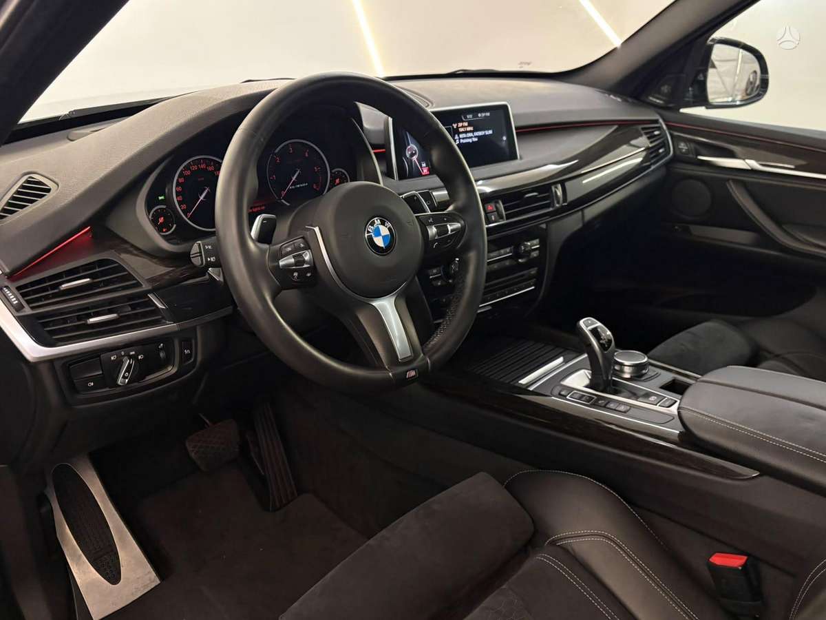 BMW X5, 3.0 l., off-road / crossover