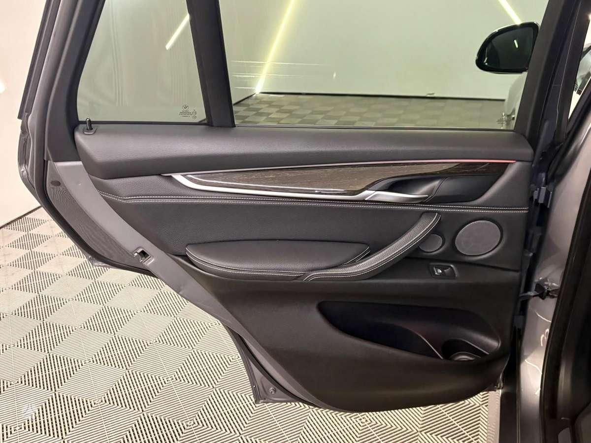 BMW X5, 3.0 l., off-road / crossover