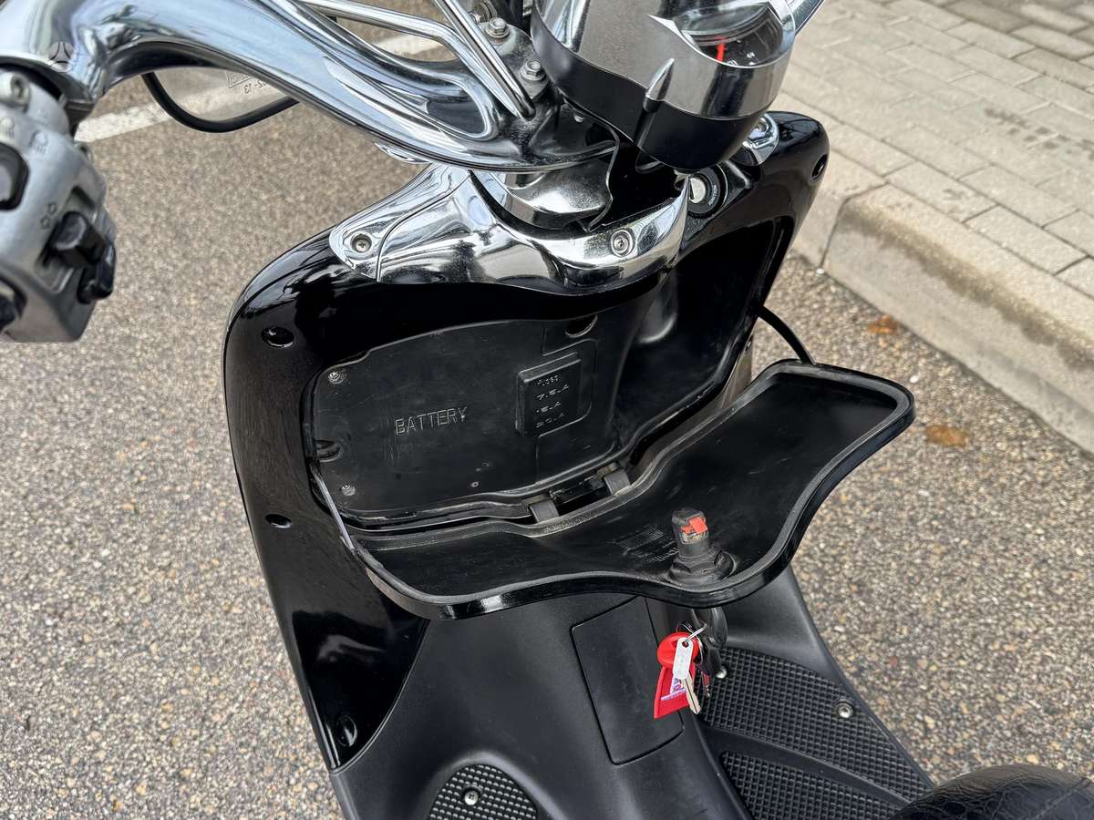 Aprilia Mojito Custom 125cc, scooters / mopeds