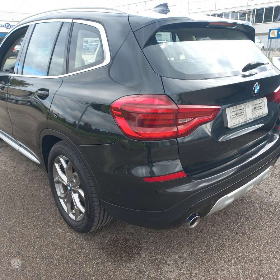 BMW X3, 2.0 l., off-road / crossover